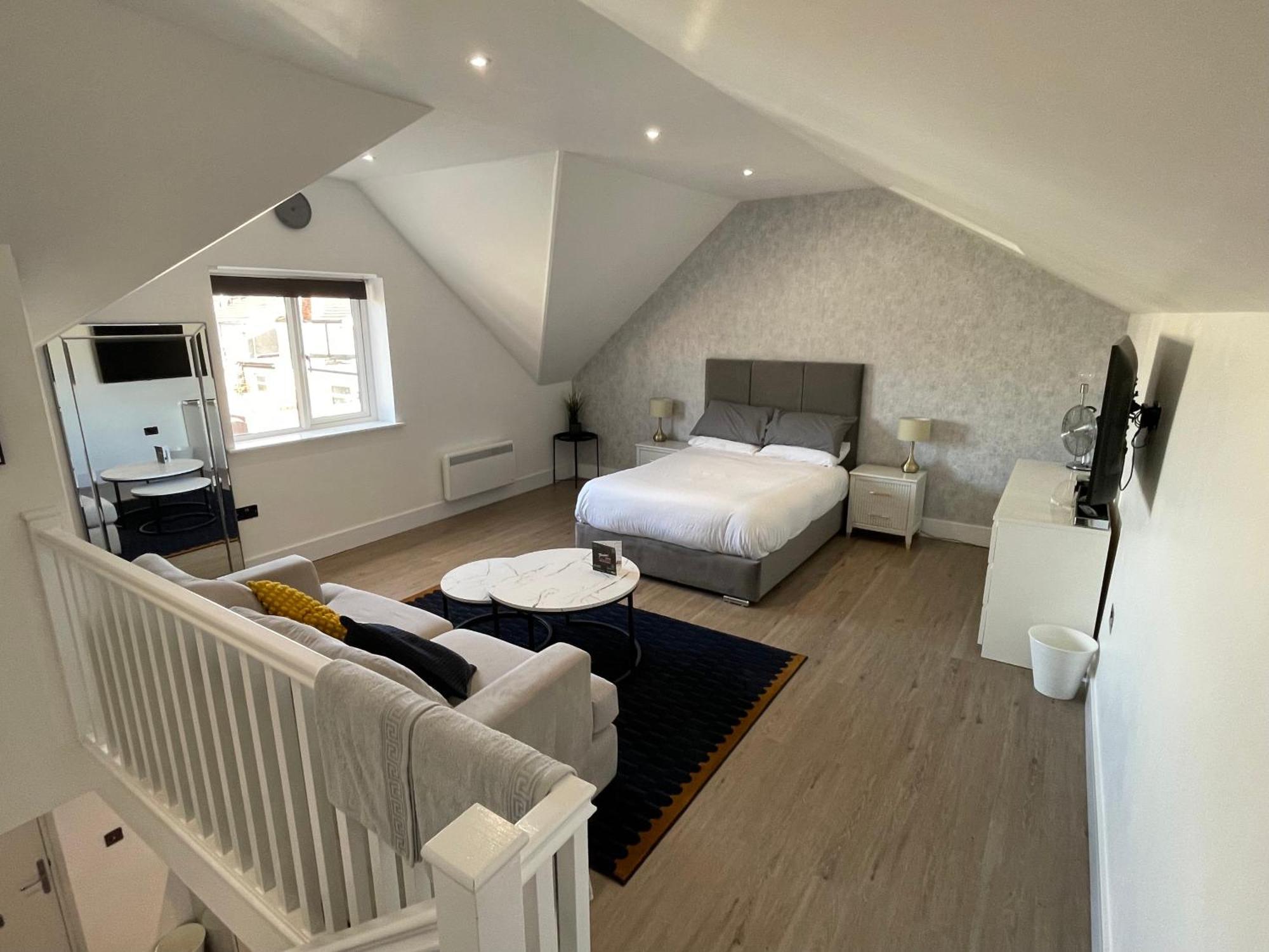 Welcome 55b- Self Check-in Whole Fully Refurbished Swindon