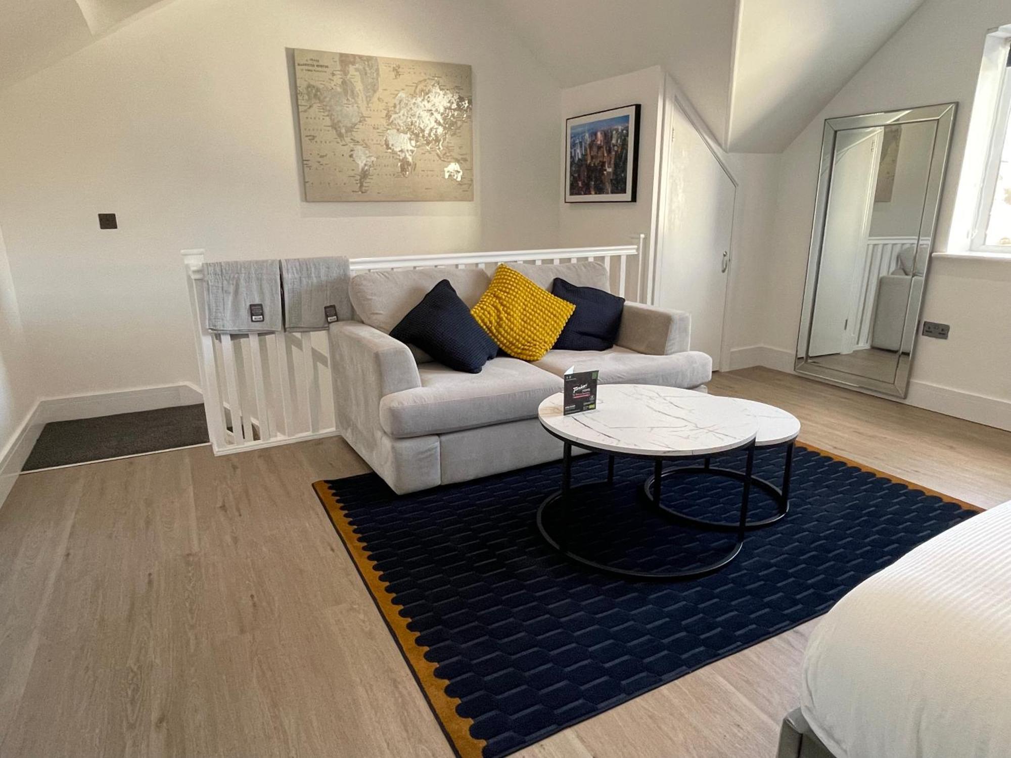 Aparthotel Welcome 55b- Self Check-in Whole Fully Refurbished *